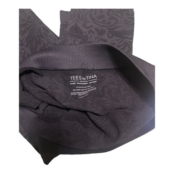 Tees by Tina Black Patterned Leggings - Picture 4 of 8